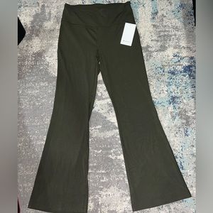 Lululemon Groove Pant SHR Flare Nulu